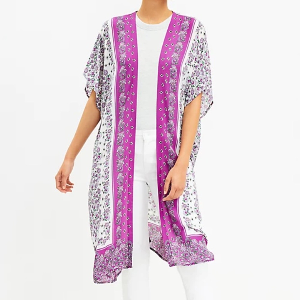 💕 🆕 Loft purple and white floral long wrap kimono swimsuit coverup